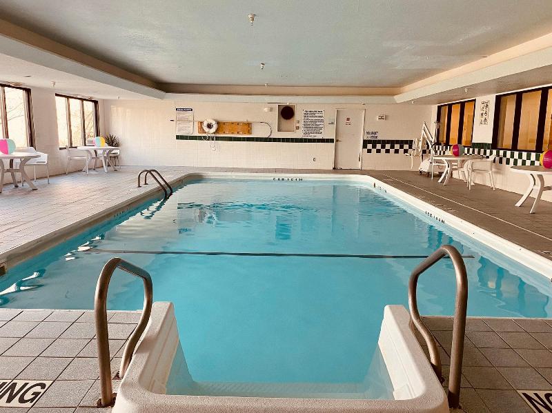 Holiday Inn Express and Suites Plymouth image