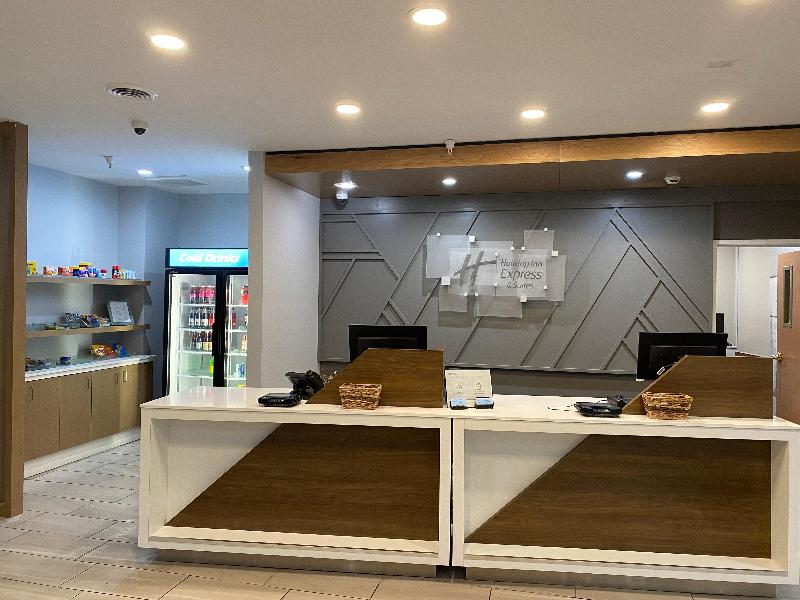 Holiday Inn Express and Suites Plymouth image