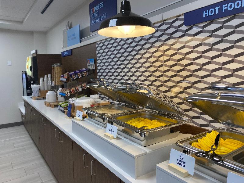 Holiday Inn Express and Suites Plymouth image