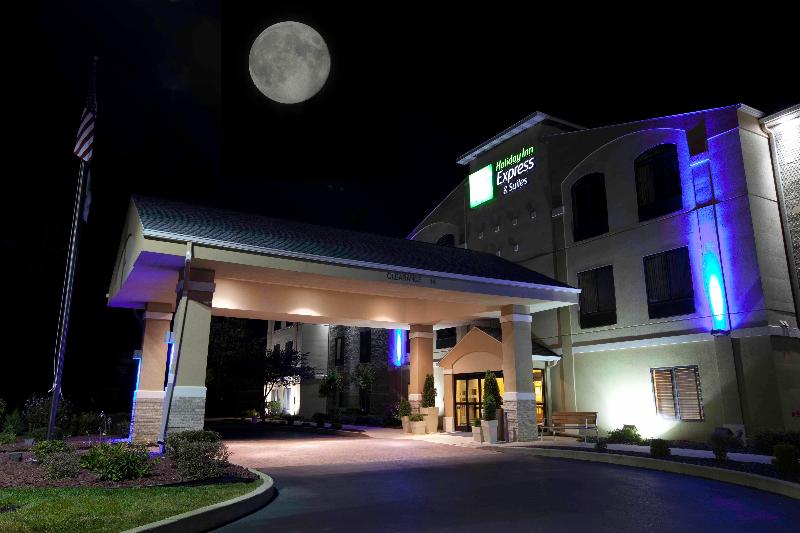 Holiday Inn Express and Suites Plymouth image