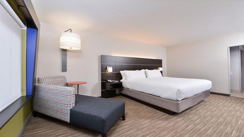 Holiday Inn Express & Suites Parkersburg East IHG photo 24