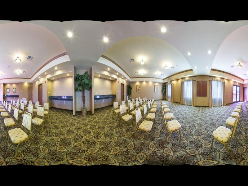 Holiday Inn Express and Suites Rio Grande City image