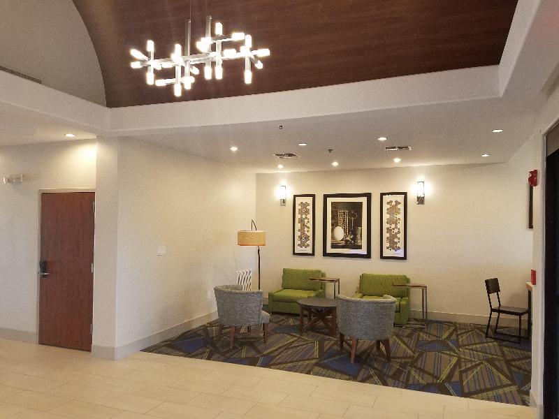 Holiday Inn Express and Suites Rio Grande City image