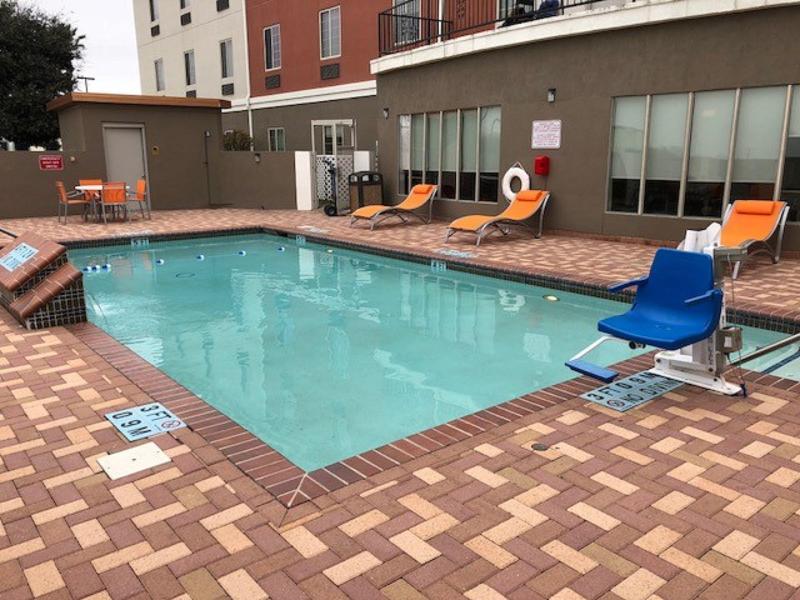 Holiday Inn Express and Suites Rio Grande City image