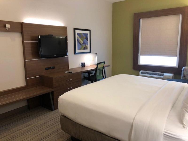 Holiday Inn Express and Suites Rio Grande City image