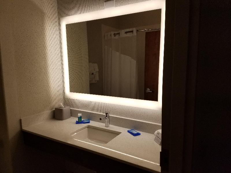 Holiday Inn Express and Suites Rio Grande City image 7