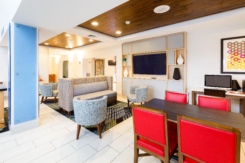 Holiday Inn Express & Suites Shelbyville By IHG image