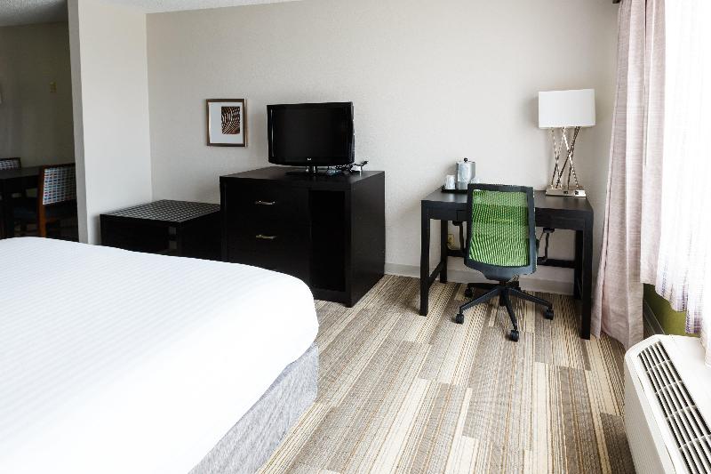Holiday Inn Express & Suites Shelbyville By IHG image