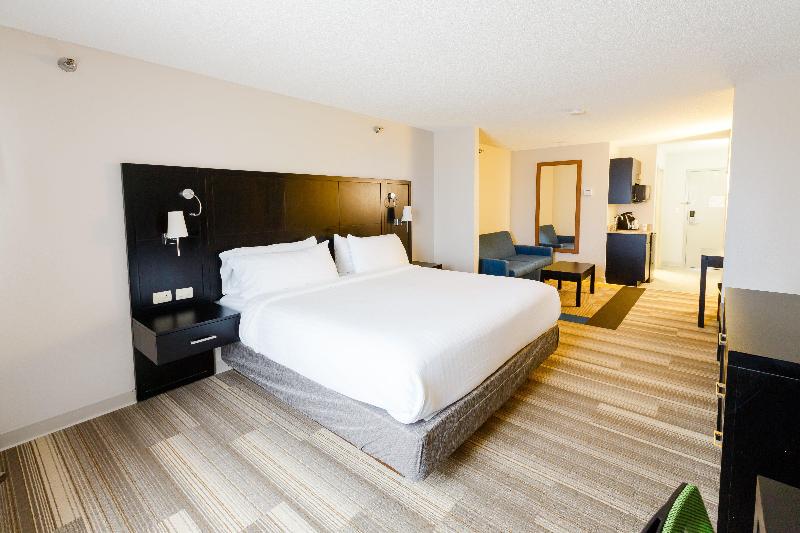 Holiday Inn Express & Suites Shelbyville By IHG image