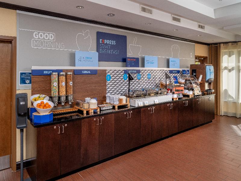 Holiday Inn Express and Suites Lebanon