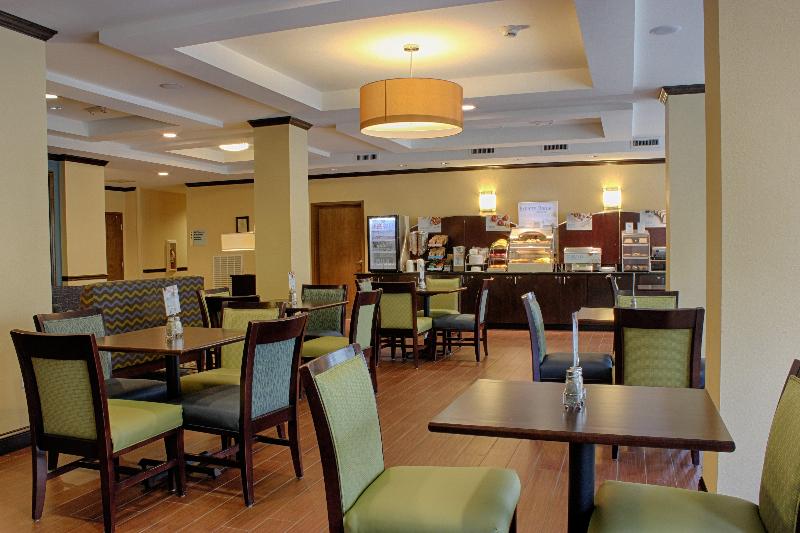Holiday Inn Express and Suites Lebanon image 1