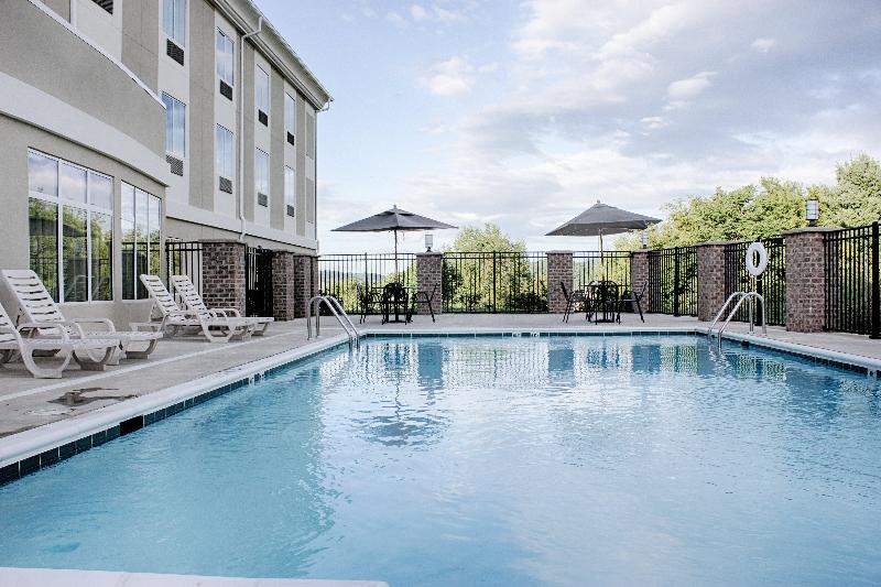 Holiday Inn Express and Suites Lebanon image 7