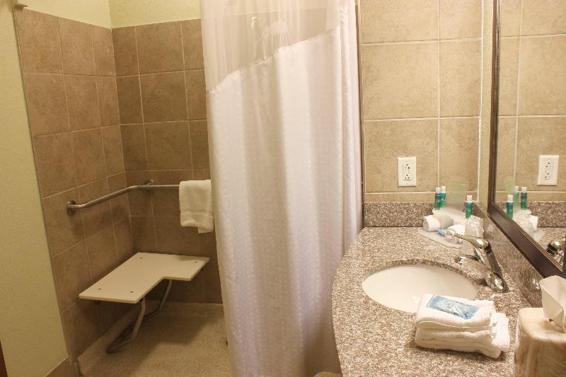 Holiday Inn Express and Suites Lebanon image 10