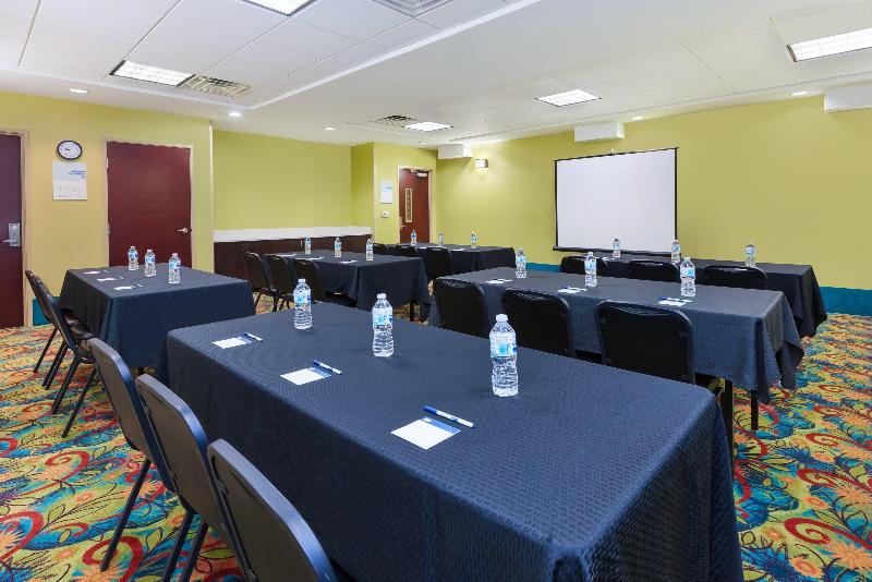 Holiday Inn Express and Suites Southport Oak Islan image
