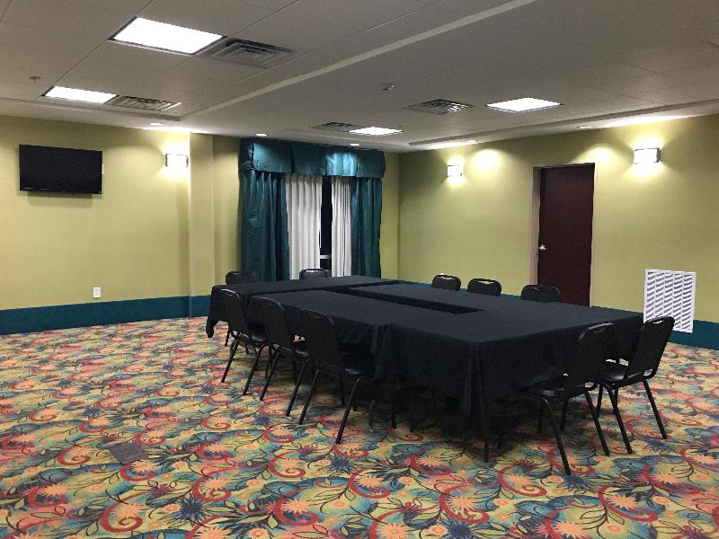 Holiday Inn Express and Suites Southport Oak Islan image