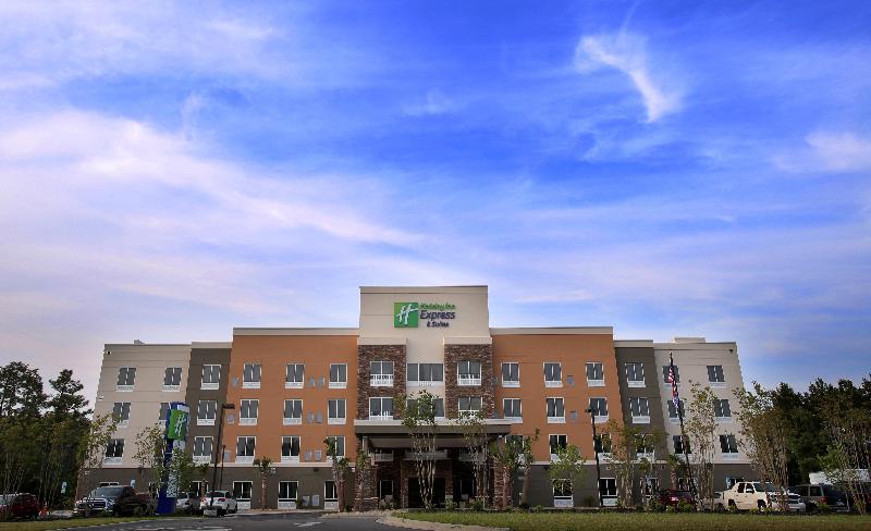 Holiday Inn Express and Suites Southport Oak Islan image