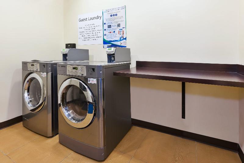 Holiday Inn Express and Suites Southport Oak Islan image