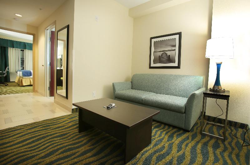 Holiday Inn Express and Suites Southport Oak Islan image