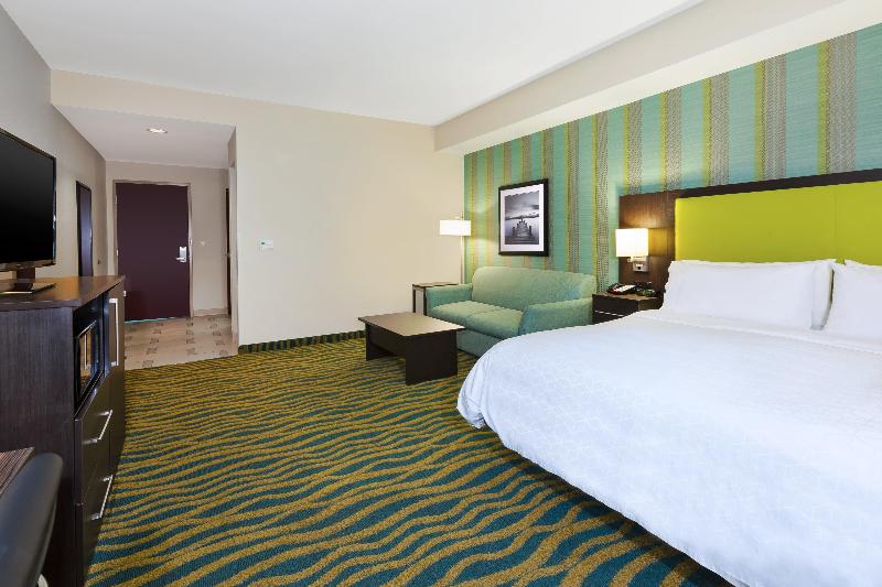Holiday Inn Express and Suites Southport Oak Islan image
