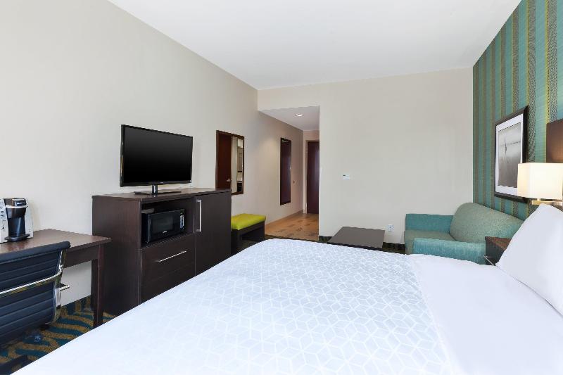 Holiday Inn Express and Suites Southport Oak Islan image