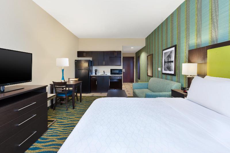 Holiday Inn Express and Suites Southport Oak Islan image