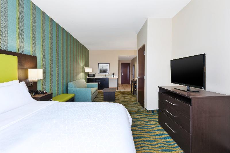 Holiday Inn Express and Suites Southport Oak Islan image