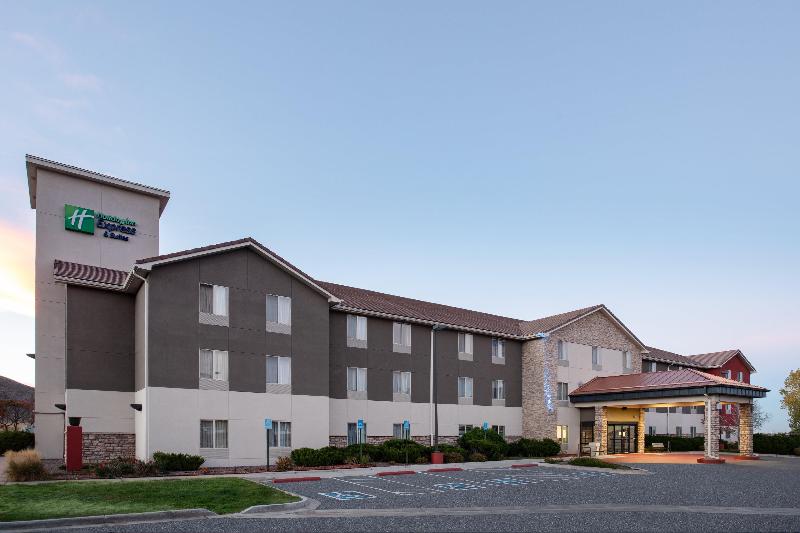 Holiday Inn Express and Suites Denver SW-Littleton