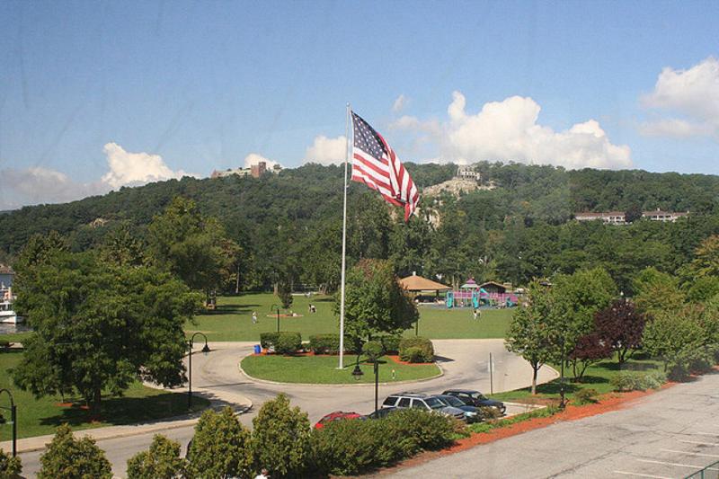 Holiday Inn Express Suites Peekskill-Lower Hudson image