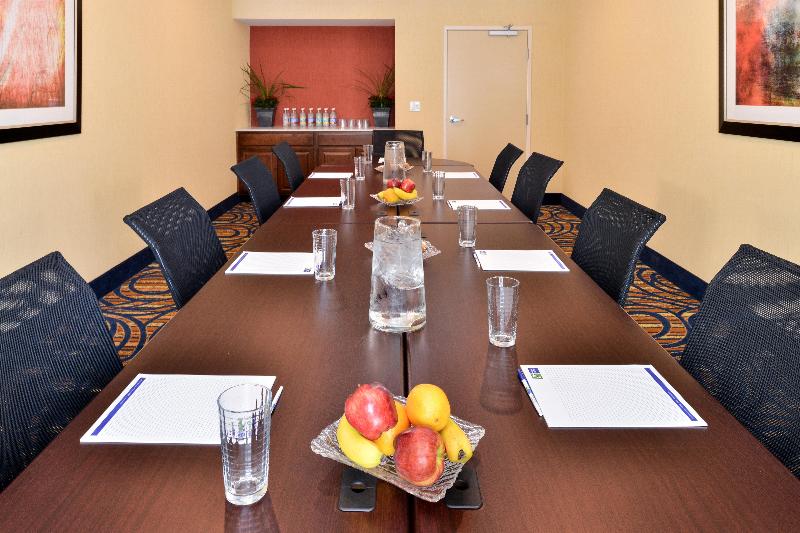 Holiday Inn Express Suites Peekskill-Lower Hudson image