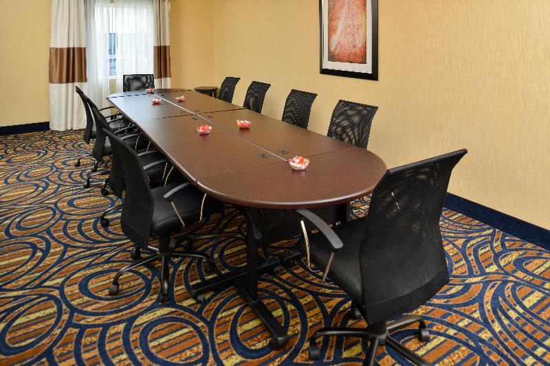 Holiday Inn Express Suites Peekskill-Lower Hudson image