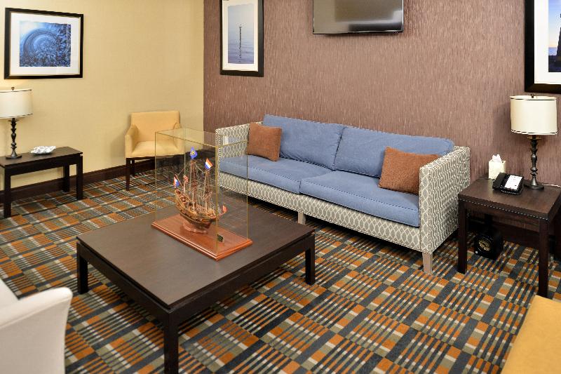 Holiday Inn Express Suites Peekskill-Lower Hudson image
