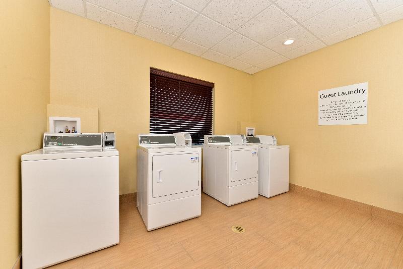 Holiday Inn Express Suites Peekskill-Lower Hudson image