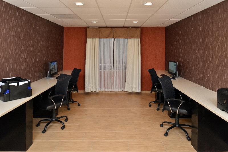 Holiday Inn Express Suites Peekskill-Lower Hudson image
