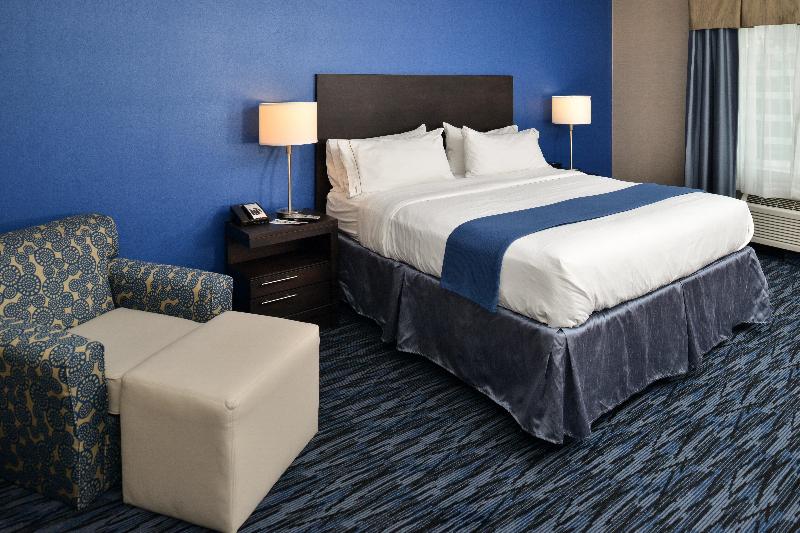 Holiday Inn Express Suites Peekskill-Lower Hudson image