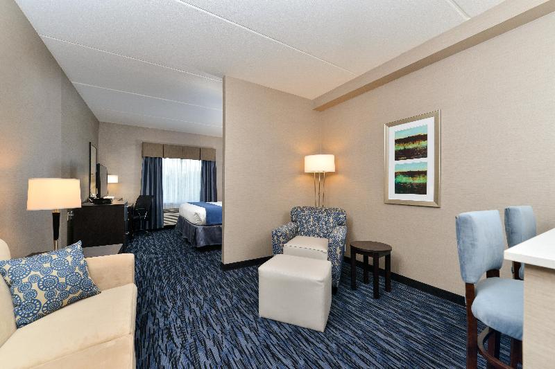 Holiday Inn Express Suites Peekskill-Lower Hudson image