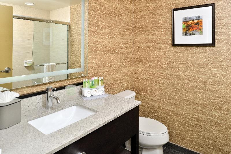 Holiday Inn Express Suites Peekskill-Lower Hudson image
