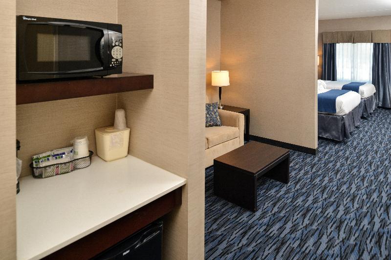 Holiday Inn Express Suites Peekskill-Lower Hudson image