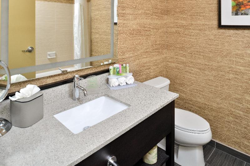 Holiday Inn Express Suites Peekskill-Lower Hudson image