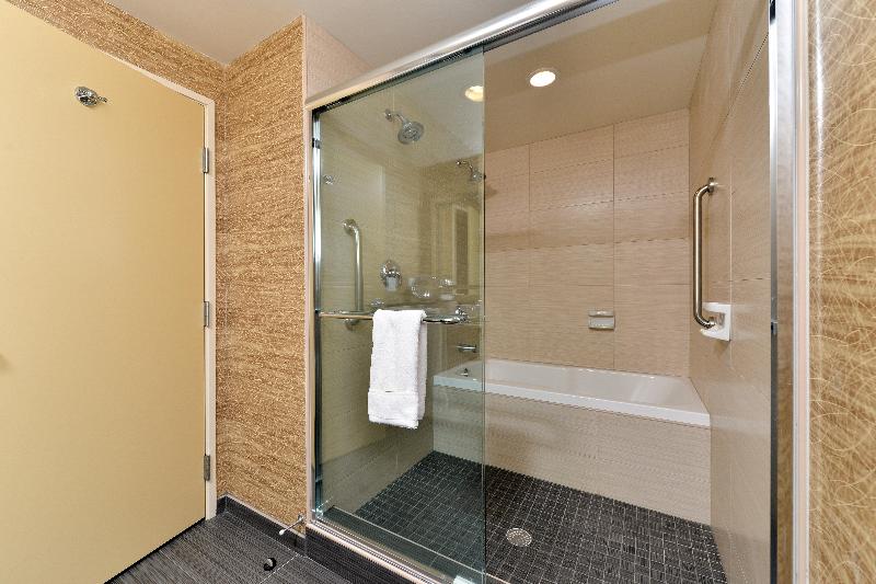 Holiday Inn Express Suites Peekskill-Lower Hudson image