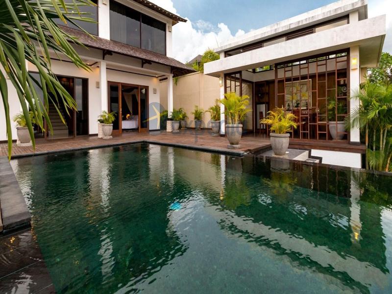 Airis Luxury Villas & Spa image