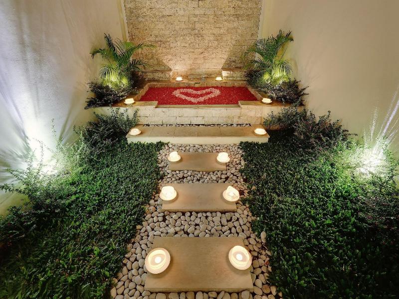 Nipuri Resort & Restaurant image
