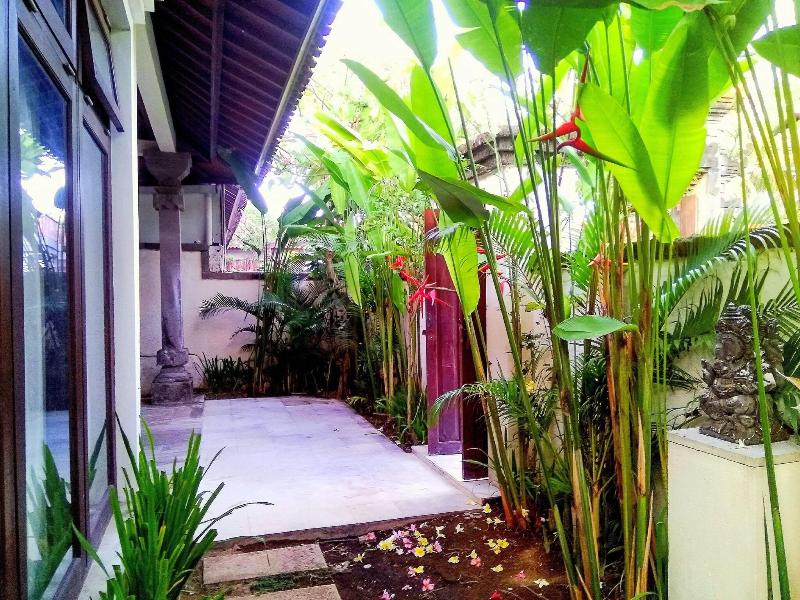 Nipuri Resort & Restaurant image