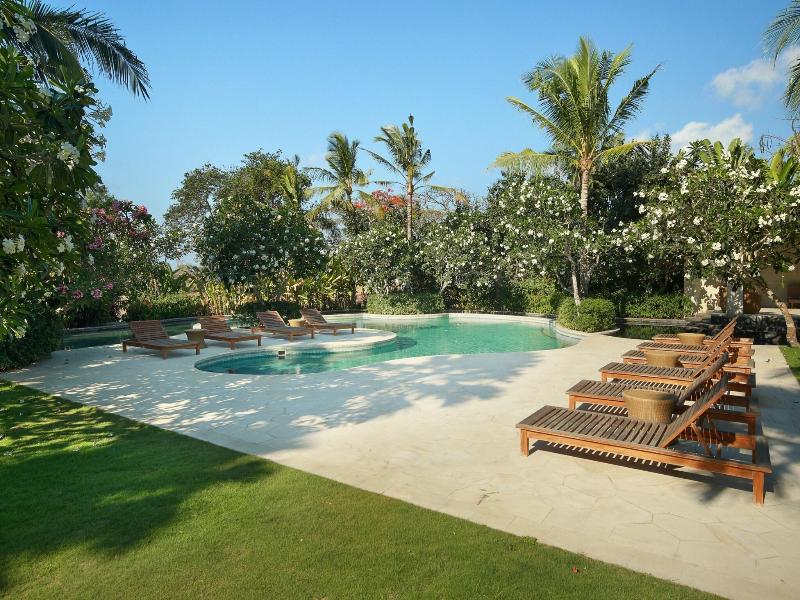 Luxury Apartment at AYANA Residences image