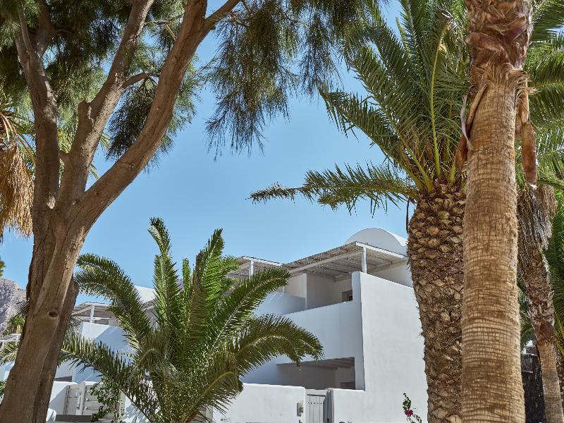 Meltemi Excelsior Suites — exterior view