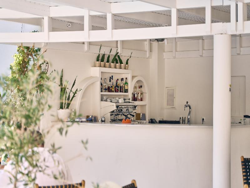 Meltemi Excelsior Suites — bar