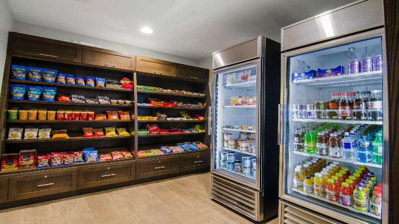 Staybridge Suites Marquette image
