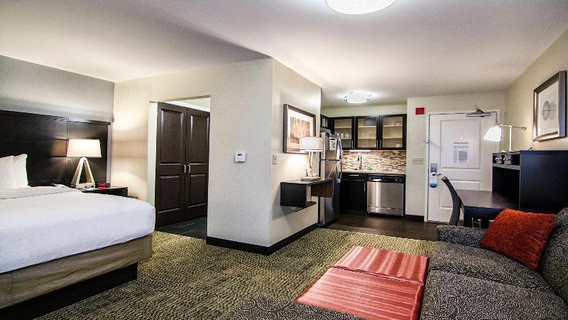 Staybridge Suites Marquette image