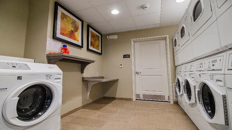 Staybridge Suites Marquette image