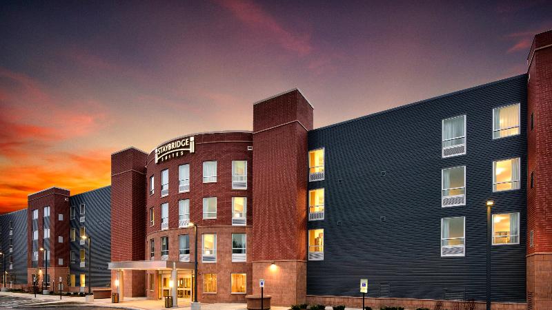 Staybridge Suites Marquette image