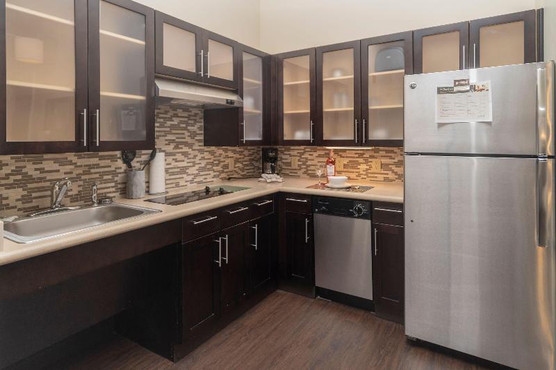 Staybridge Suites Marquette image